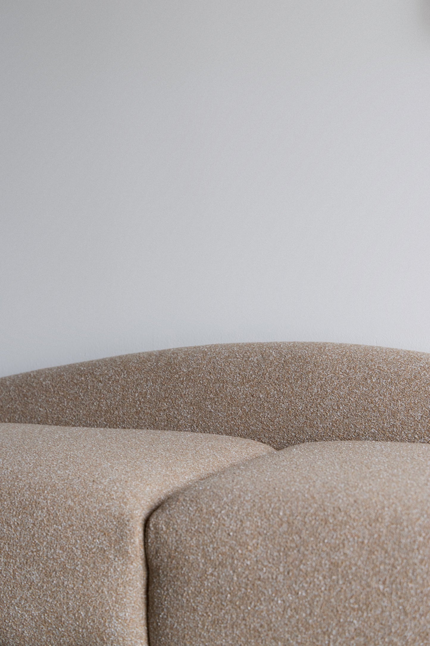 alt_text::Delano Bench - shot of left side||color::Murano||show_in_gallery::true||position::first