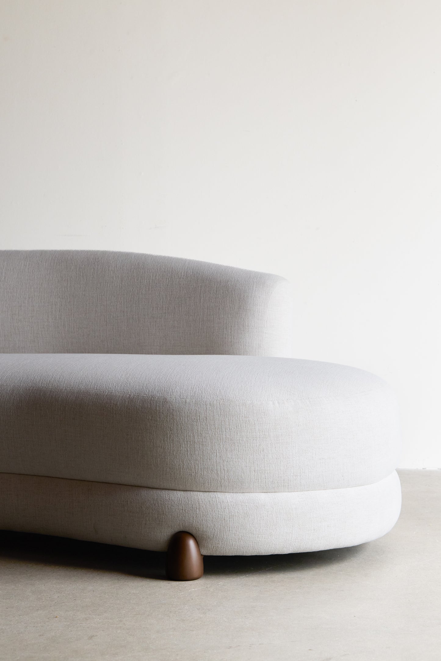 alt_text::Delano Settee- shot of left side||color::Eggshell||show_in_gallery::true||position::first