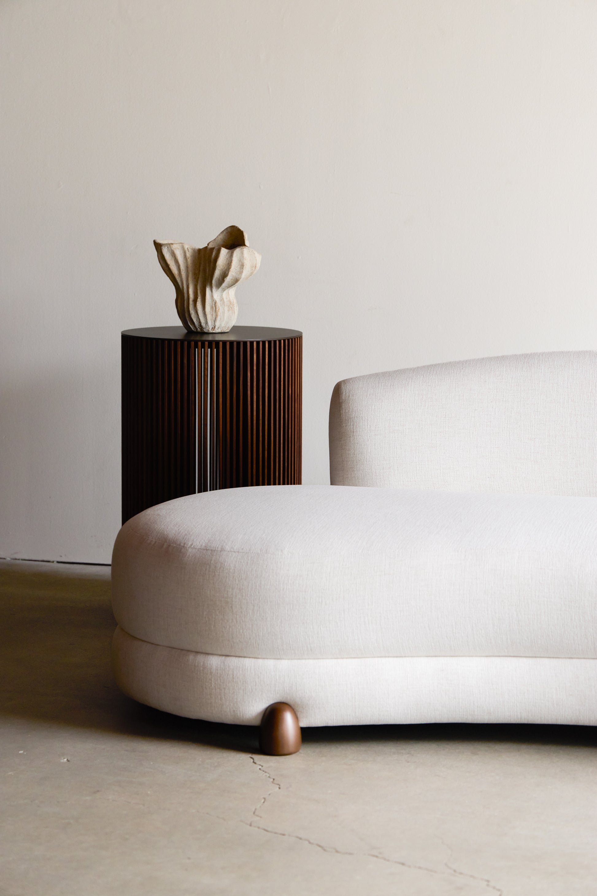 alt_text::Delano Settee- shot of left side||color::Eggshell||show_in_gallery::true||position::first