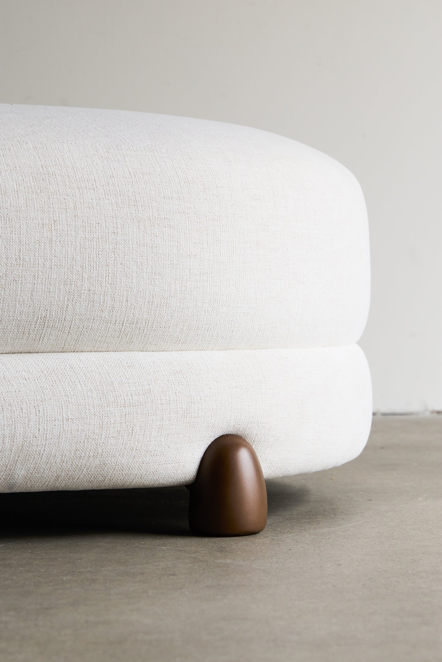 alt_text::Delano Settee- shot of left side||color::Eggshell||show_in_gallery::true||position::first