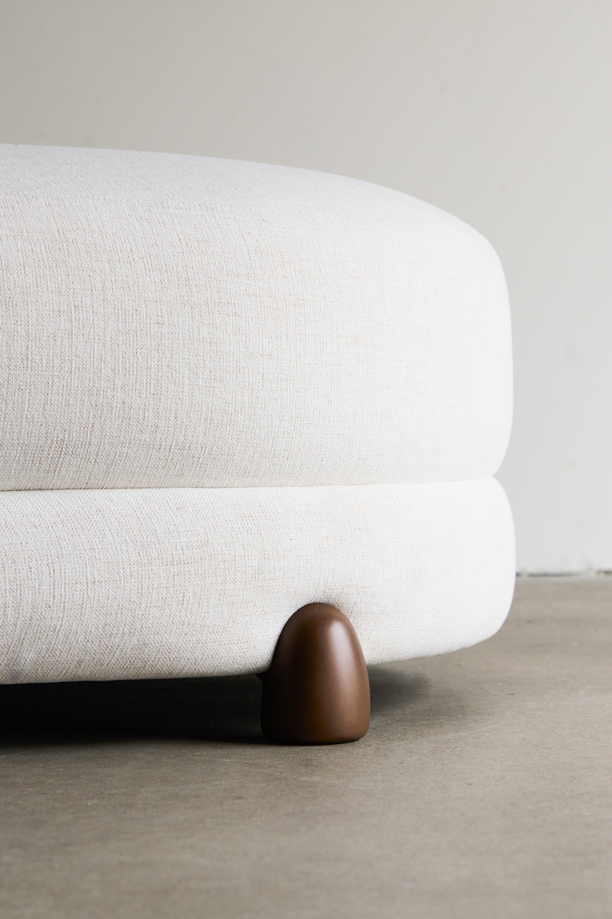 alt_text::Delano Settee- shot of left side||color::Eggshell||show_in_gallery::true||position::first