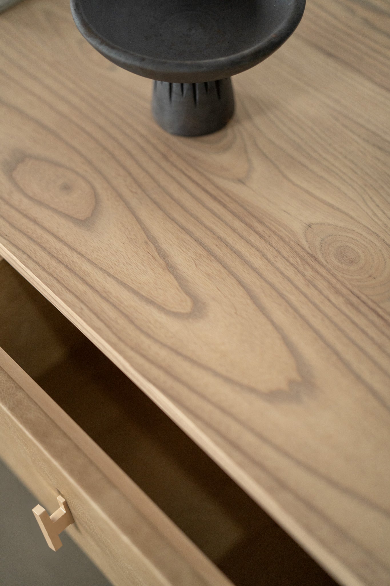 Faria Dresser