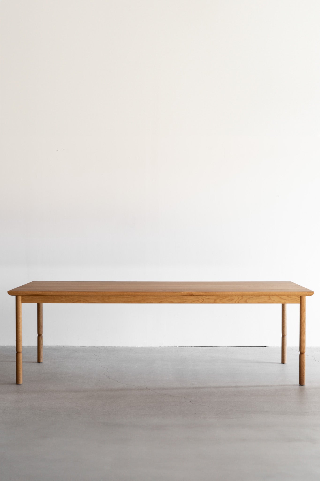 Laurel Dining Table