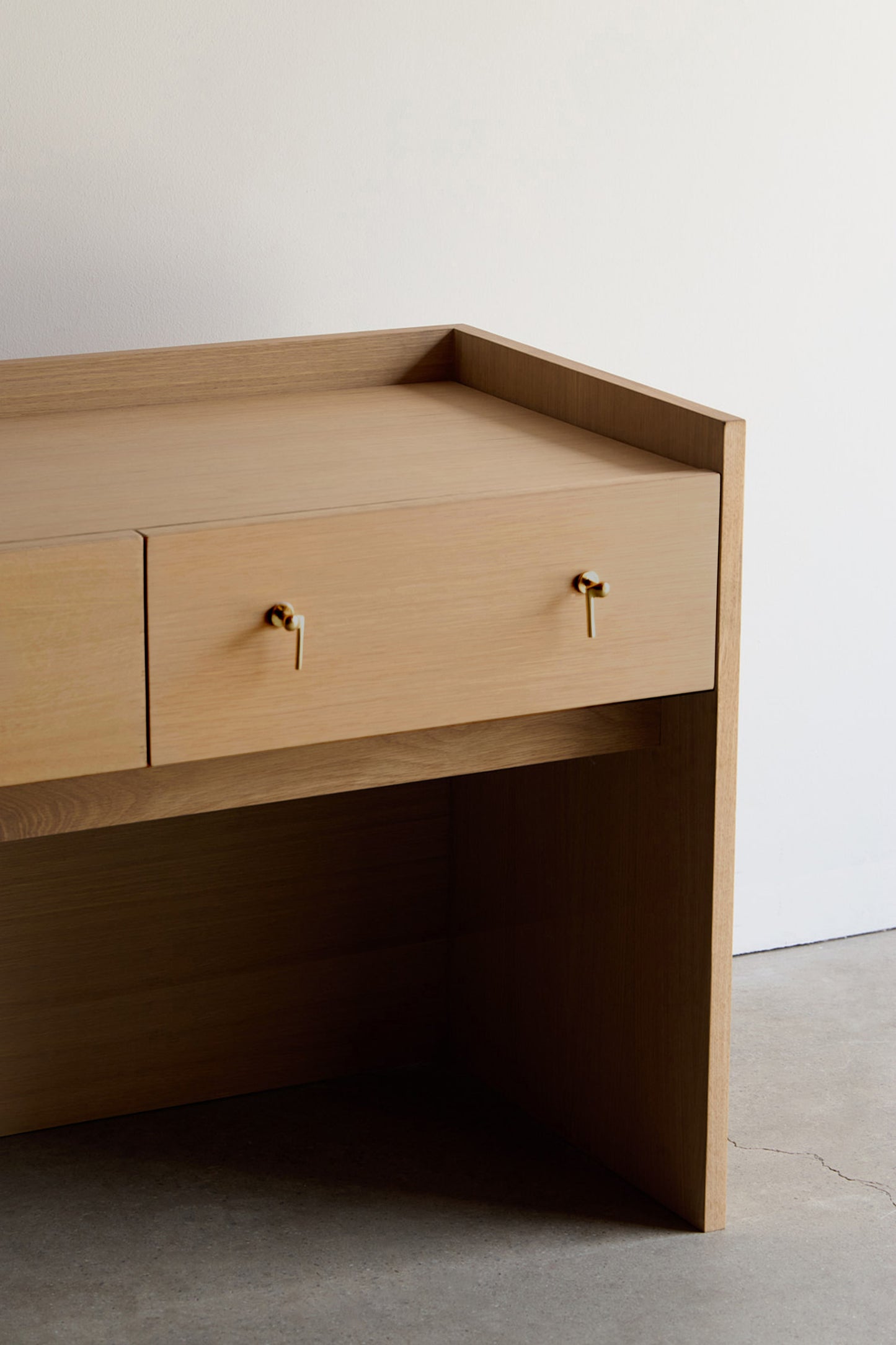 alt_text::Marella Console - shot of left side||color::Oak||show_in_gallery::true||position::first