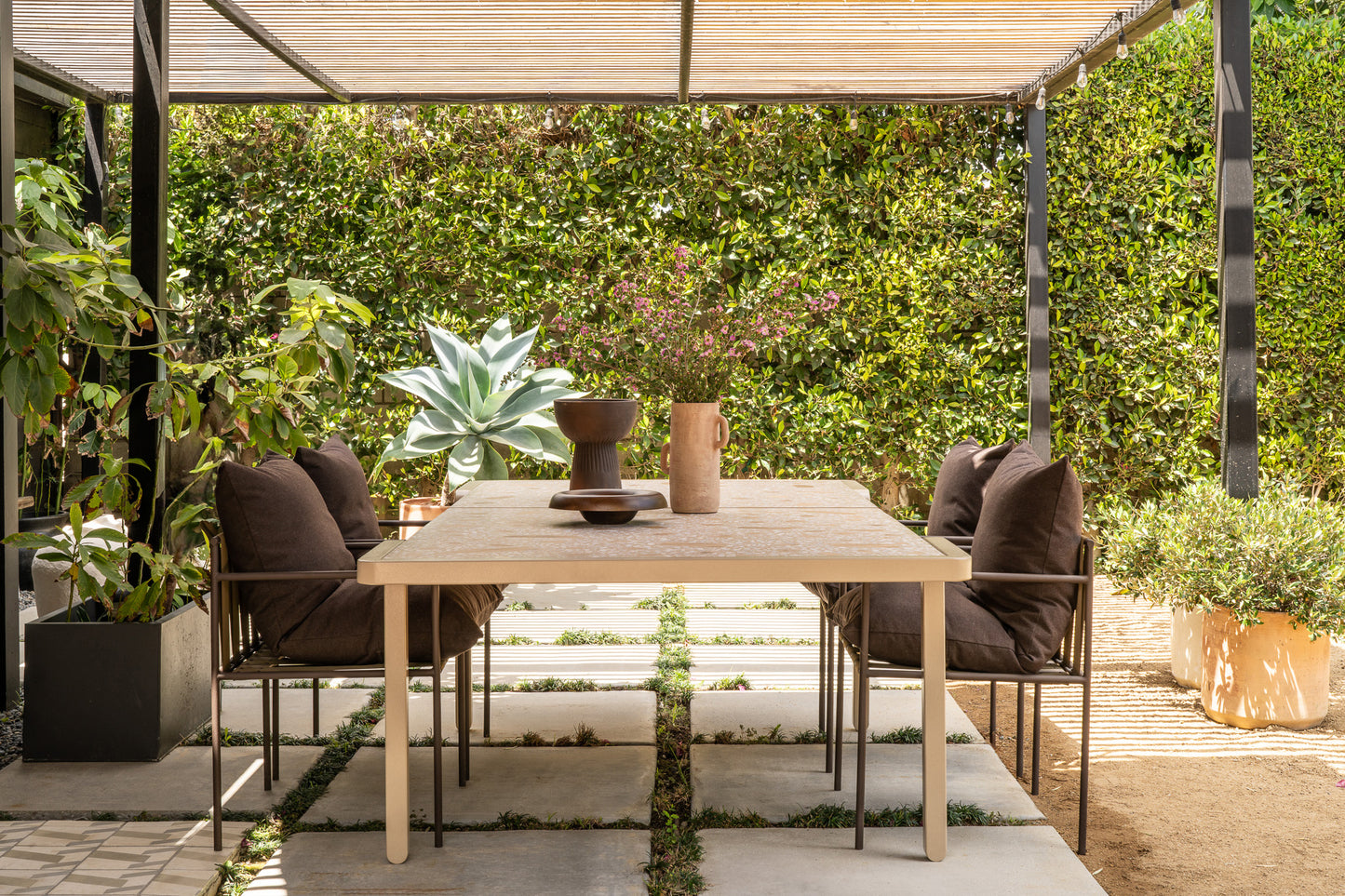 Outdoor Dume Dining Table