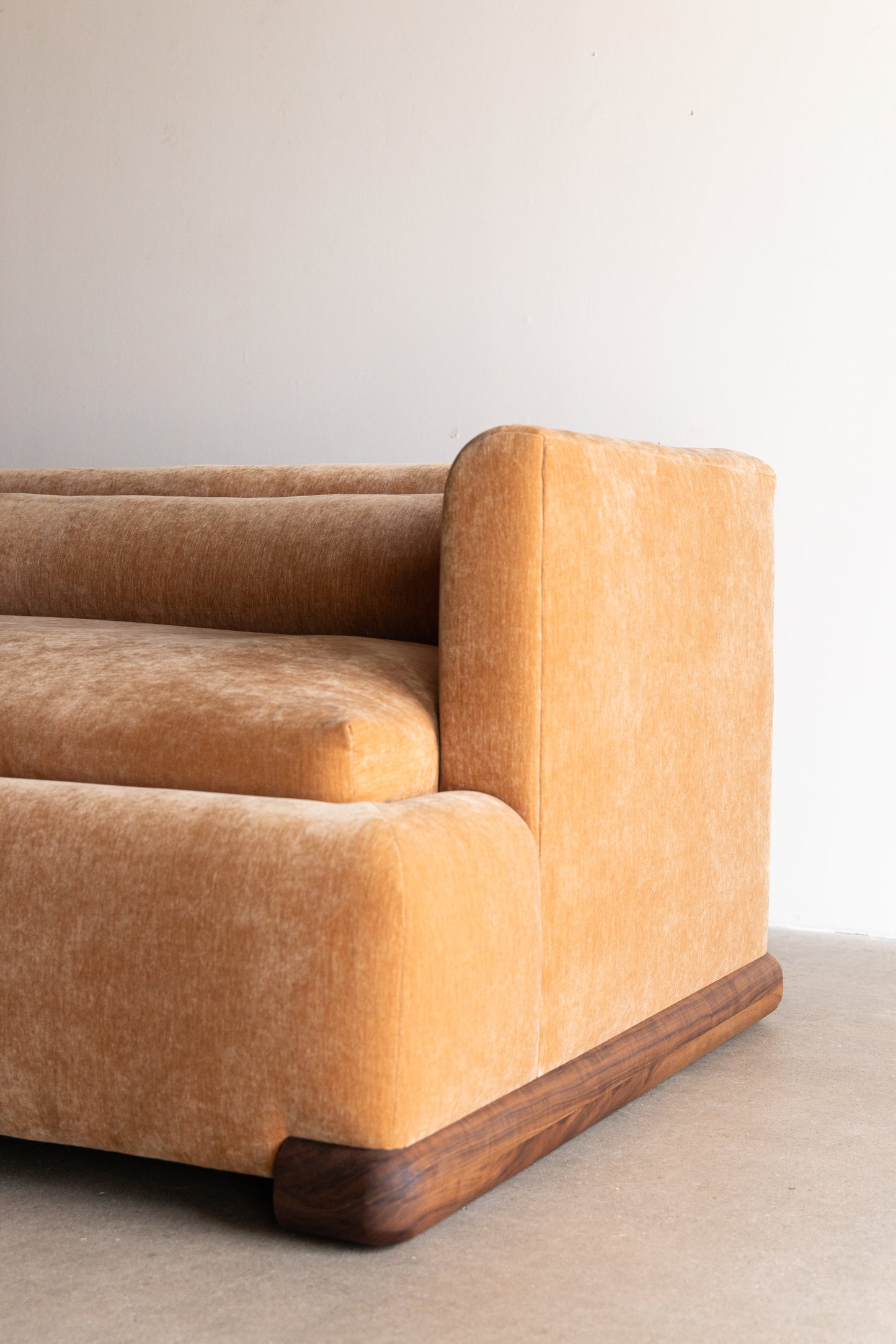 alt_text::Carter sofa - shot of left side||color::Amber||show_in_gallery::true||position::first