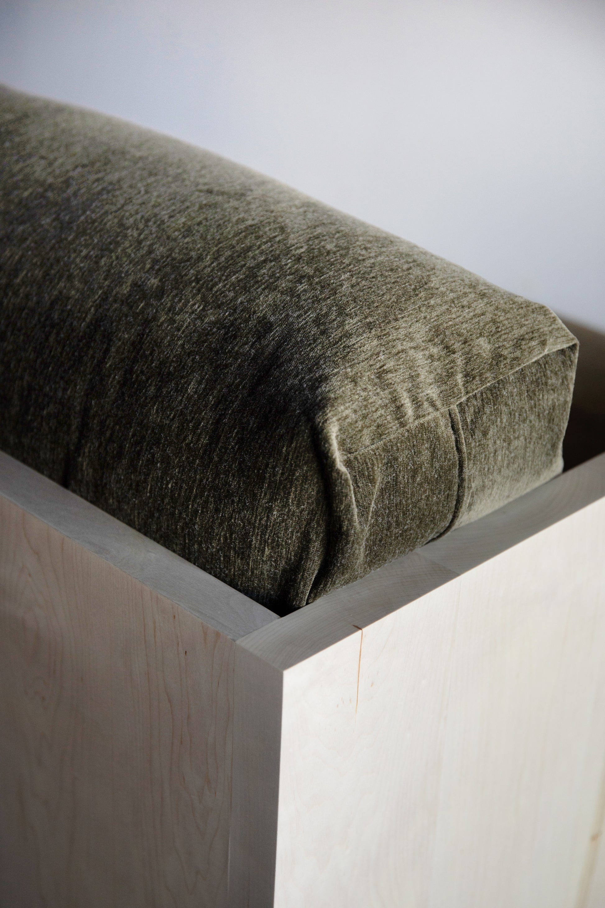 alt_text::Carter sofa - shot of left side||color::Olive||show_in_gallery::true||position::first