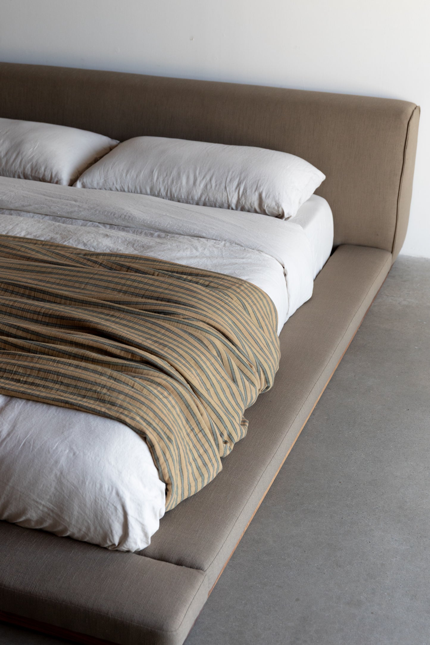alt_text::Blake Bed - shot of left side||color::Caper||show_in_gallery::true||position::first