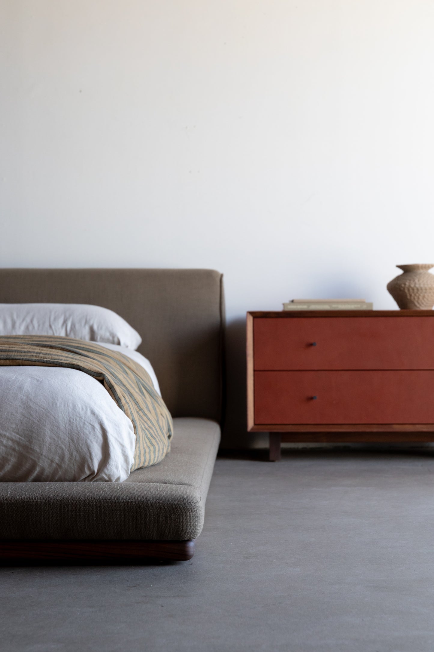 alt_text::Blake Bed - shot of left side||color::Caper||show_in_gallery::true||position::first