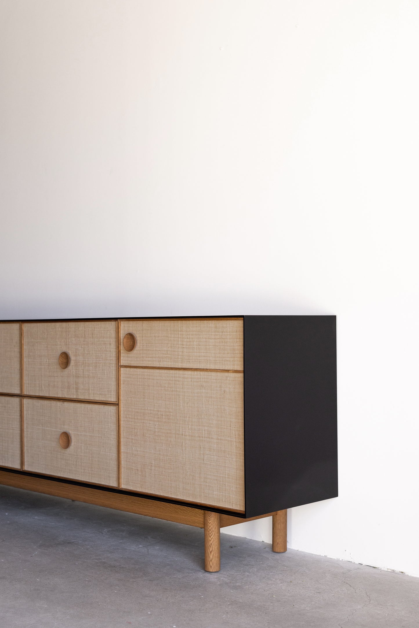 Entrada Sideboard