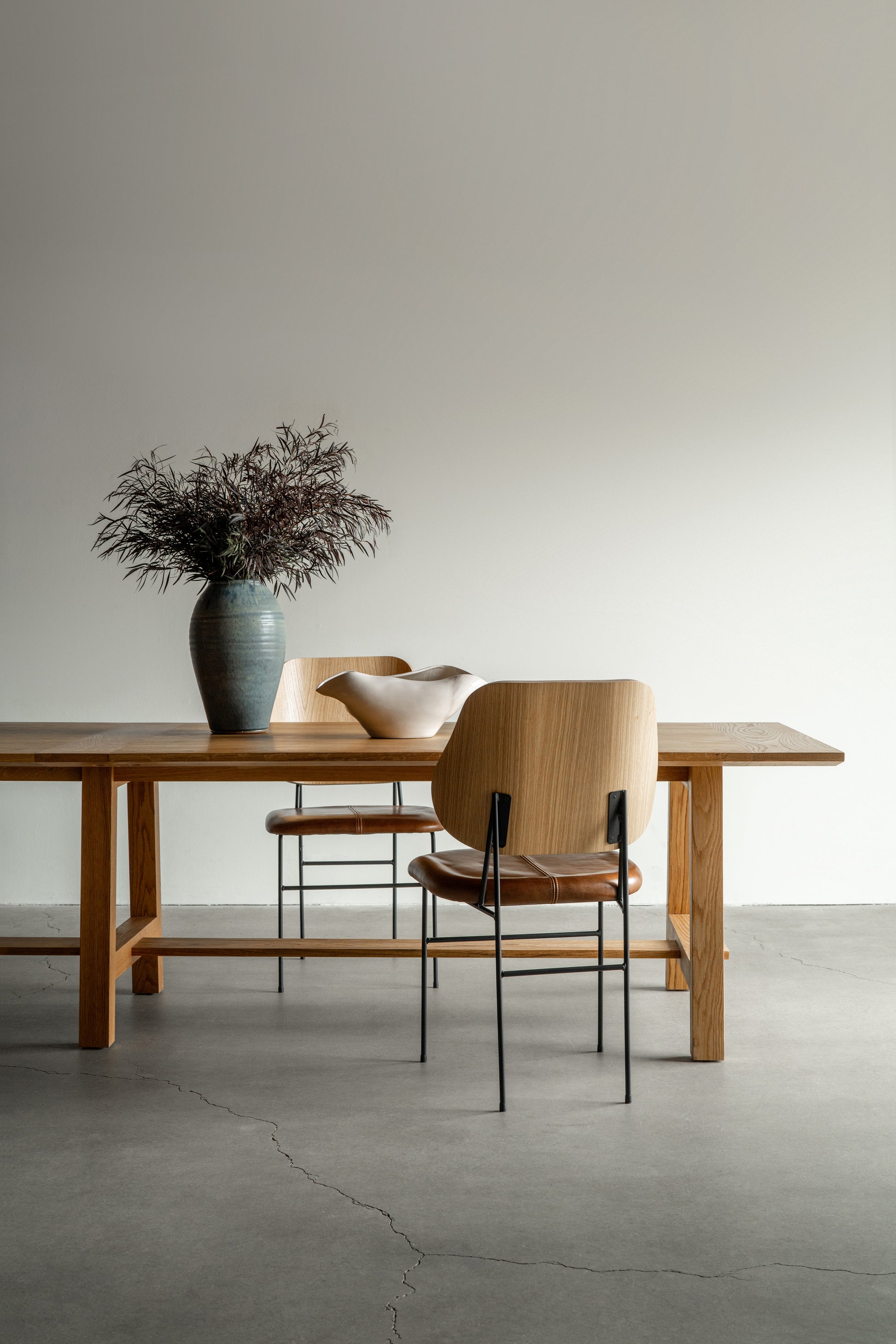 alt_text::Entrada Dining Table- shot of left side||size::144”L||show_in_gallery::true||position::first