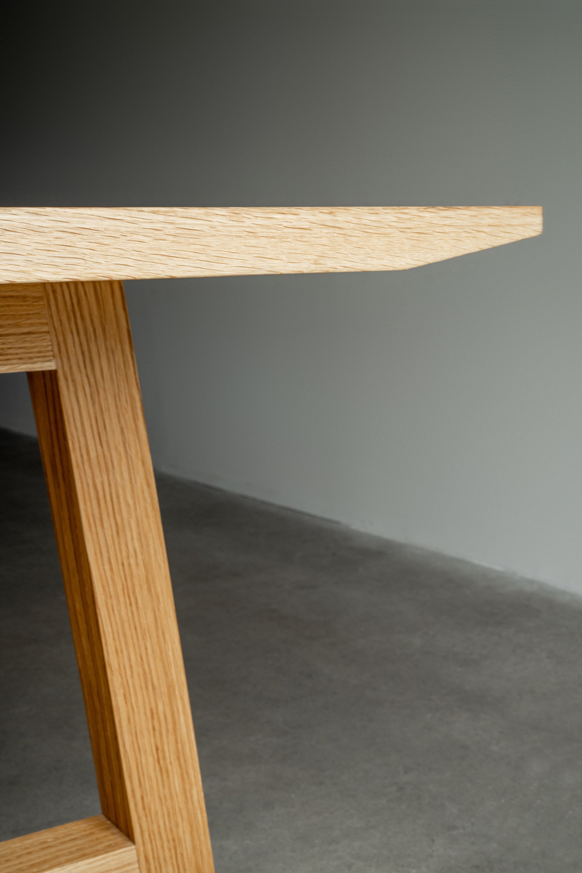 alt_text::Entrada Dining Table- shot of left side||size::144”L||show_in_gallery::true||position::first