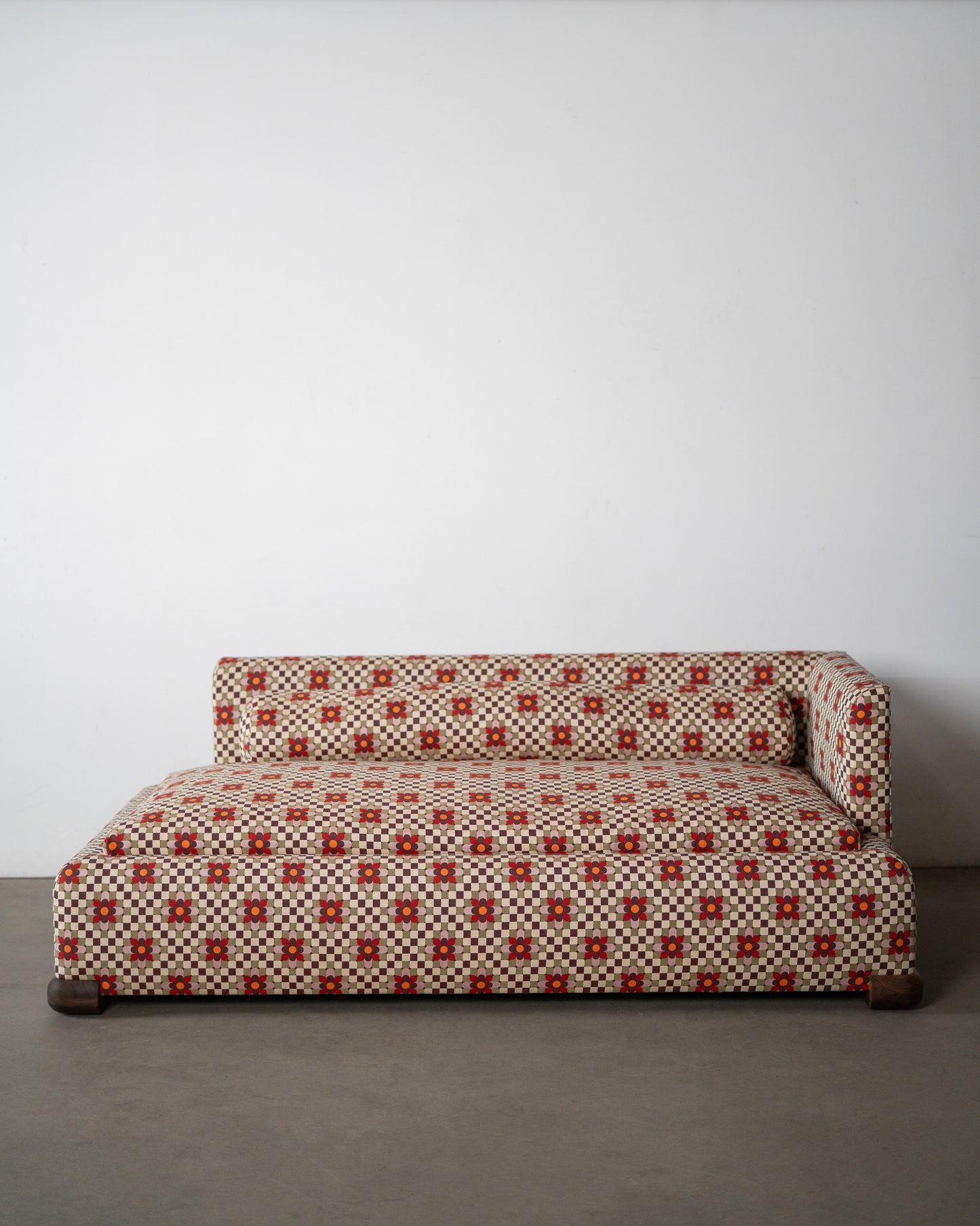 alt_text::Carter sofa - shot of left side||color::Sula||show_in_gallery::true||position::first