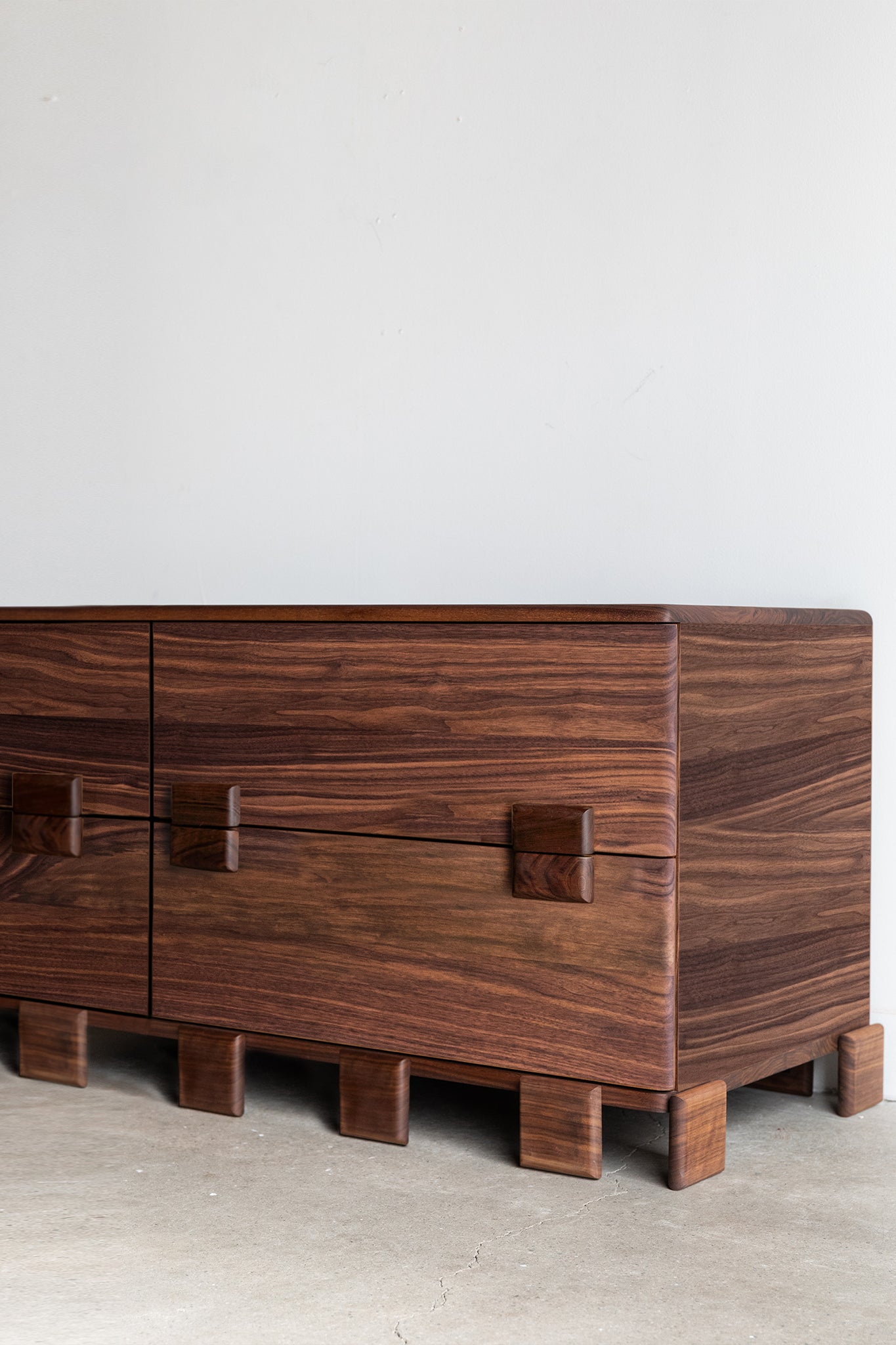 Highland Dresser